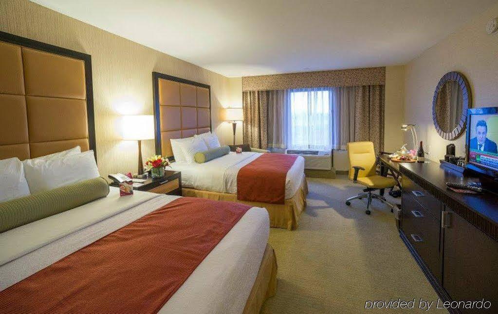 Brandywine Plaza Hotel Claymont Экстерьер фото